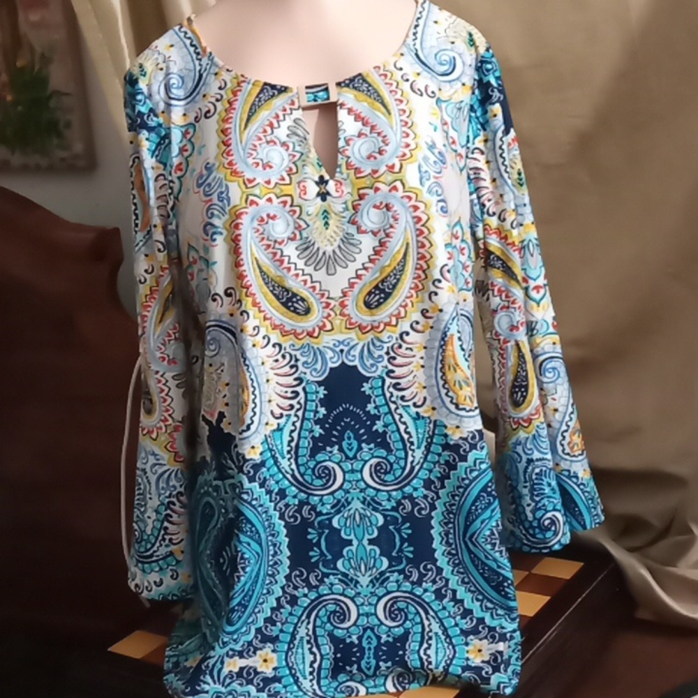 Zac & Rachel Paisley bell sleeved top size Petite Medium